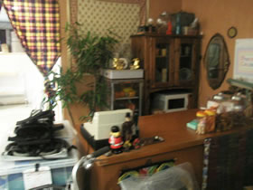 セットが組まれた店内の様子